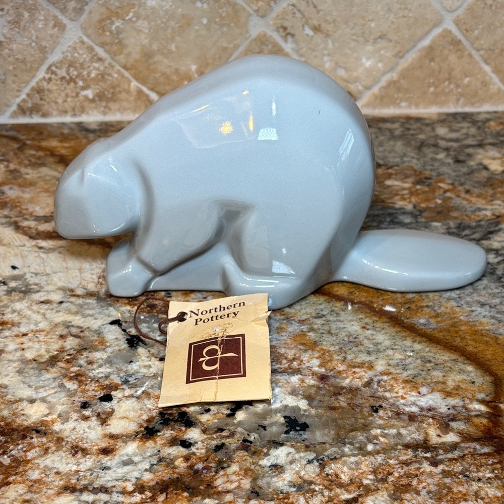 Northern Pottery Ceramic Beaver-signed Peter Gjoni with Original Certificate